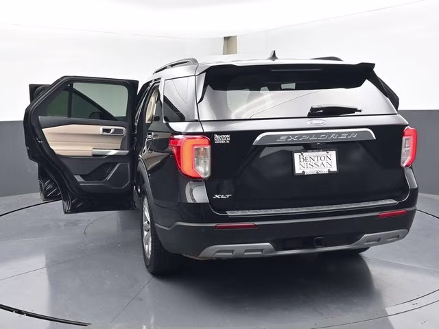 2022 Black Metallic Ford Explorer XLT RWD SUV