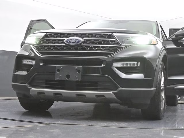 2022 Black Metallic Ford Explorer XLT RWD SUV