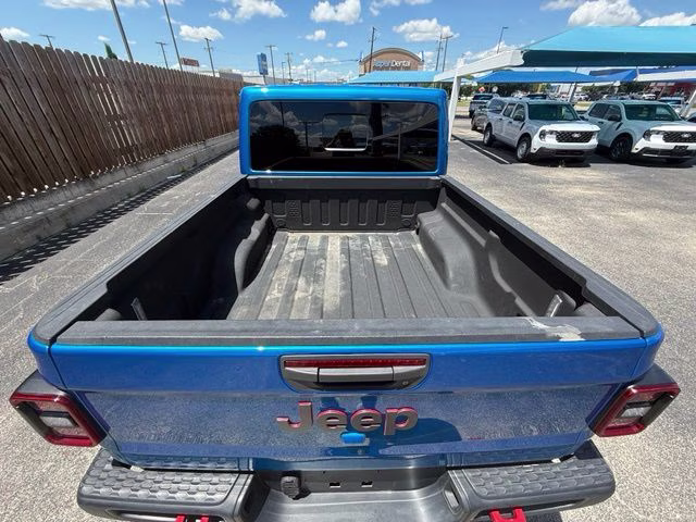 2023 Hydro Blue Pearlcoat Jeep Gladiator Rubicon 4X4 Truck