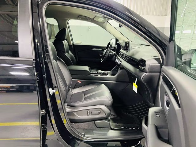 2026 Crystal Black Pearl Honda Pilot EX-L AWD SUV