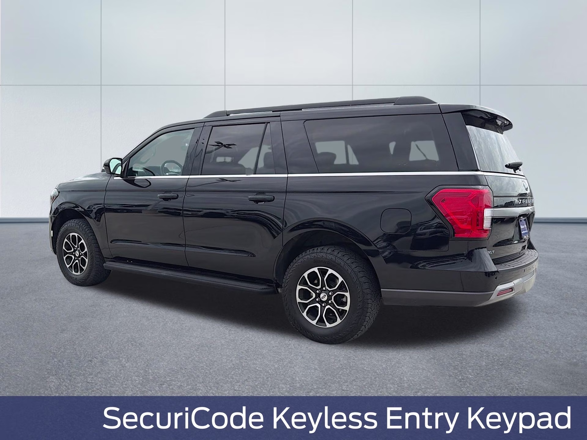 2024 Agate Black Metallic Ford Expedition Max XLT 4X4 SUV