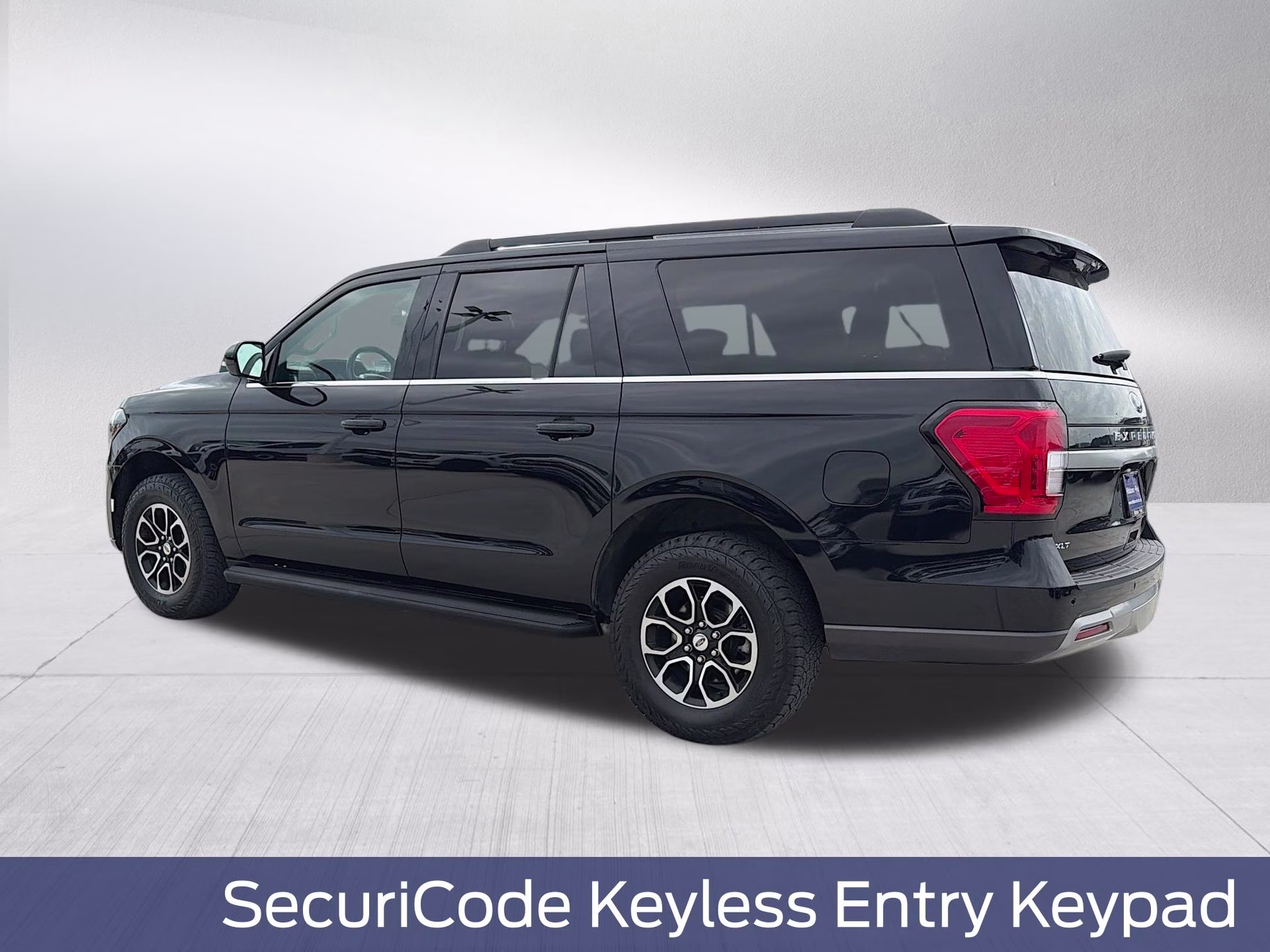 2024 Agate Black Metallic Ford Expedition Max XLT 4X4 SUV