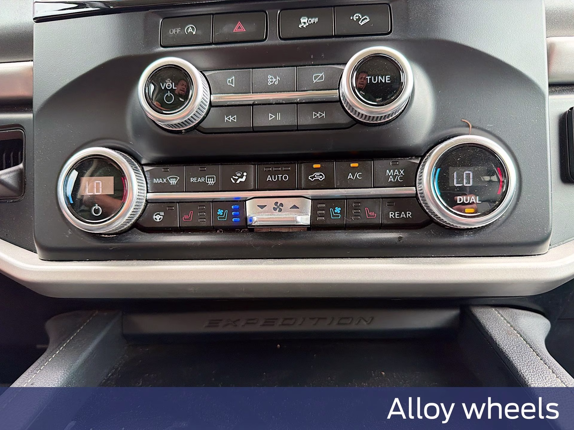 2024 Agate Black Metallic Ford Expedition Max XLT 4X4 SUV