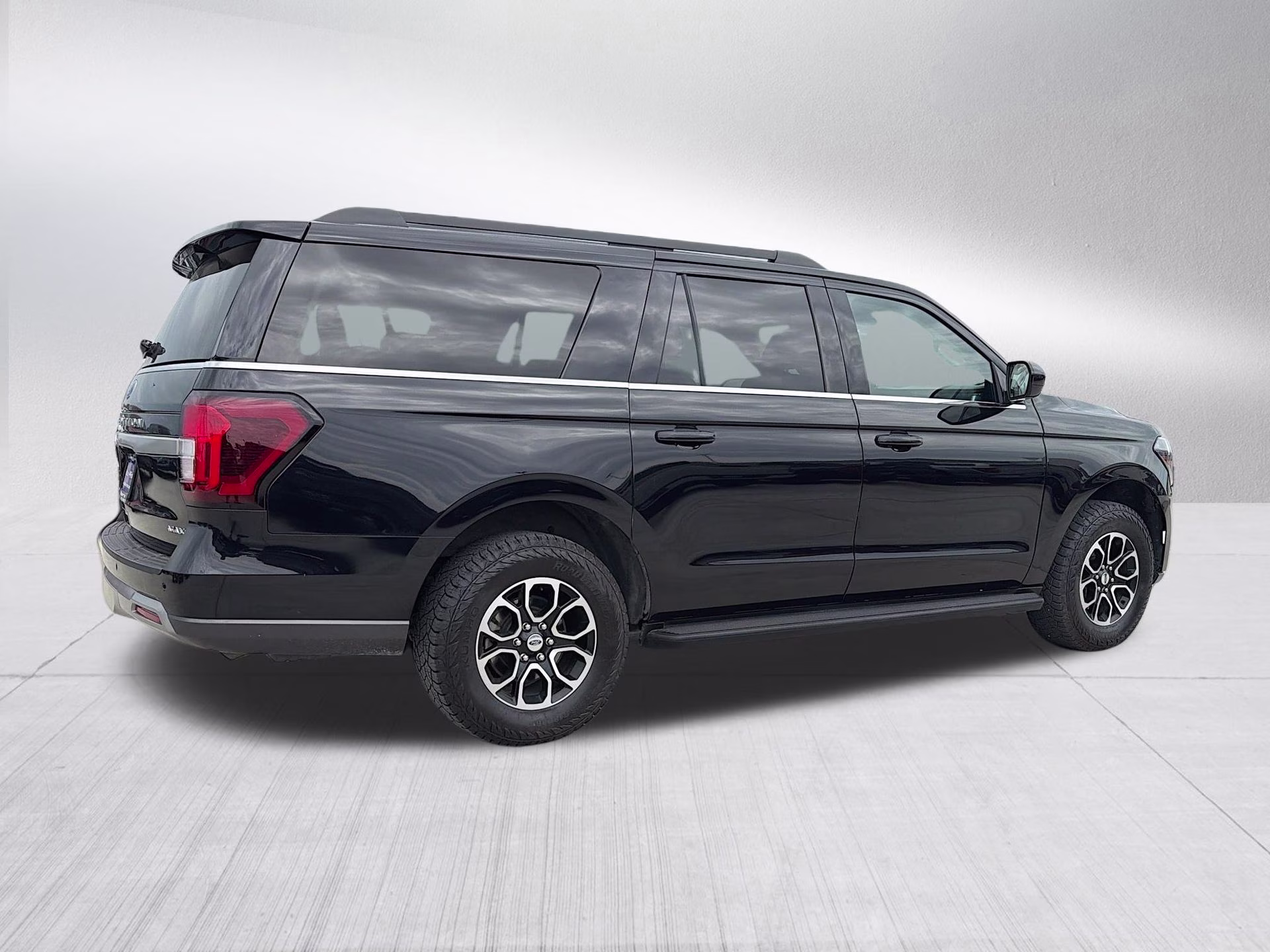 2024 Agate Black Metallic Ford Expedition Max XLT 4X4 SUV