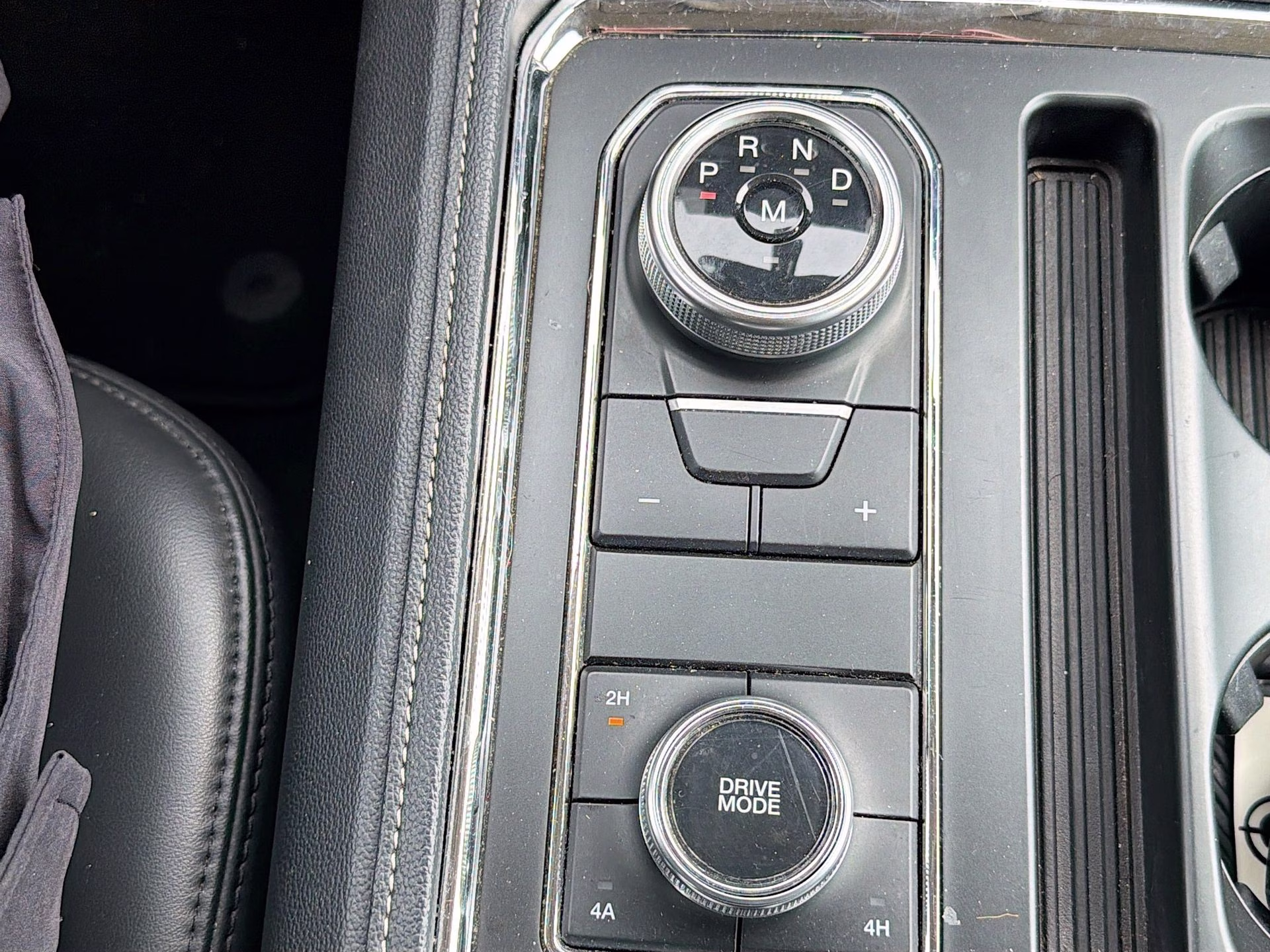 2024 Black Metallic Ford Expedition Max XLT 4X4 SUV