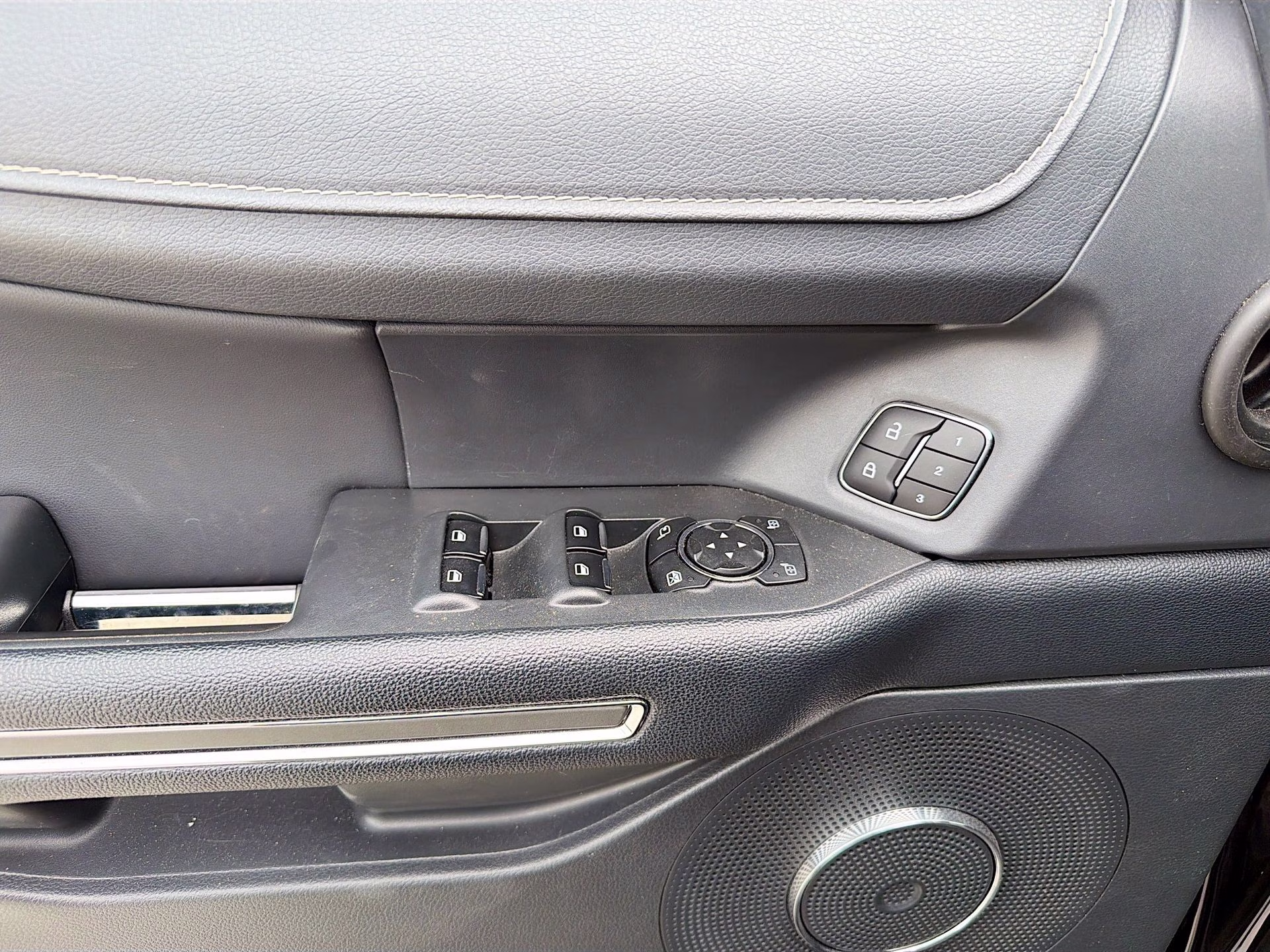 2024 Black Metallic Ford Expedition Max XLT 4X4 SUV