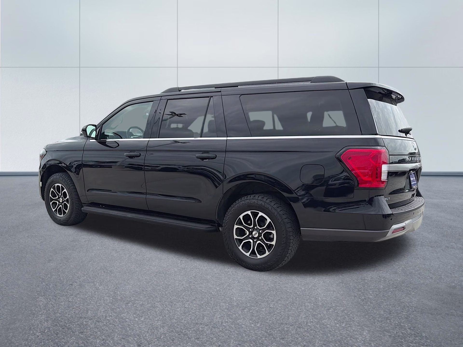2024 Black Metallic Ford Expedition Max XLT 4X4 SUV