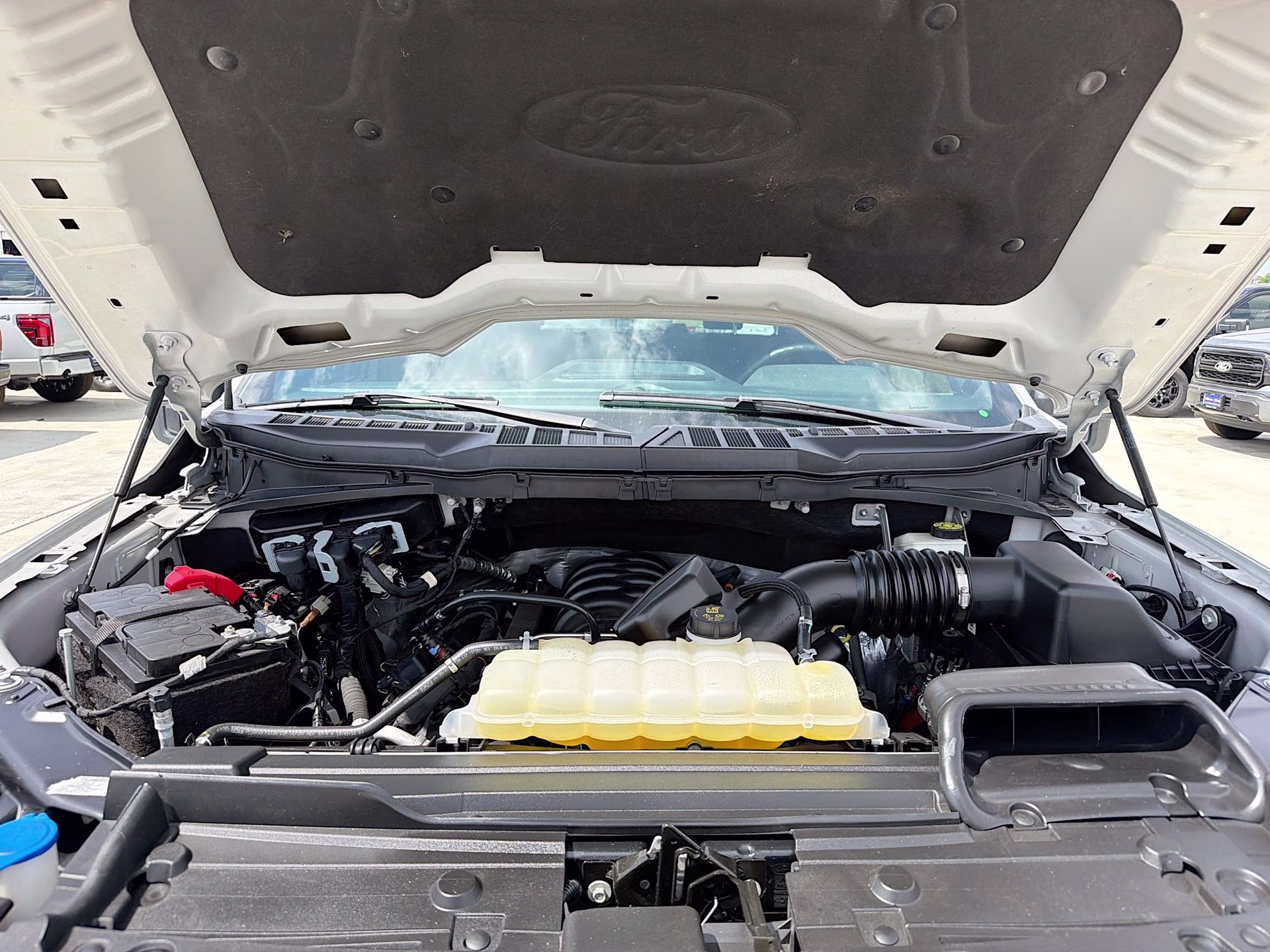 2023 Avalanche Ford F-150 XLT 4X4 Truck