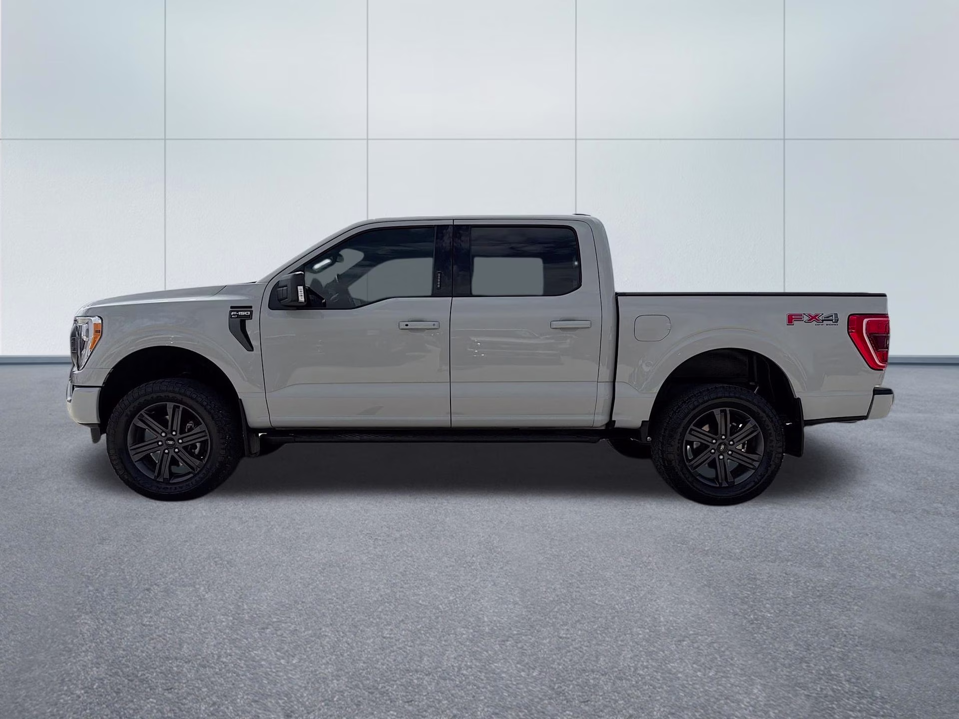 2023 Avalanche Ford F-150 XLT 4X4 Truck