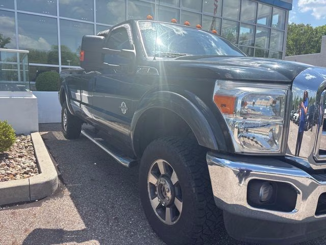 2015 Ford Super Duty F-350 SRW Lariat 4X4 Truck