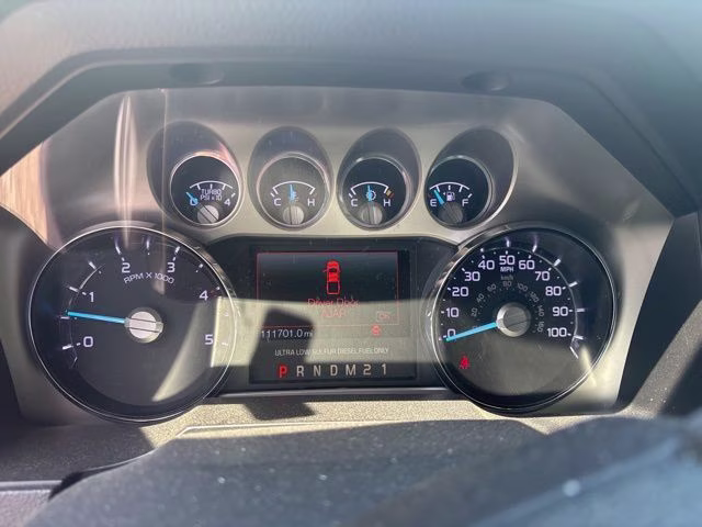 2015 Ford Super Duty F-350 SRW Lariat 4X4 Truck