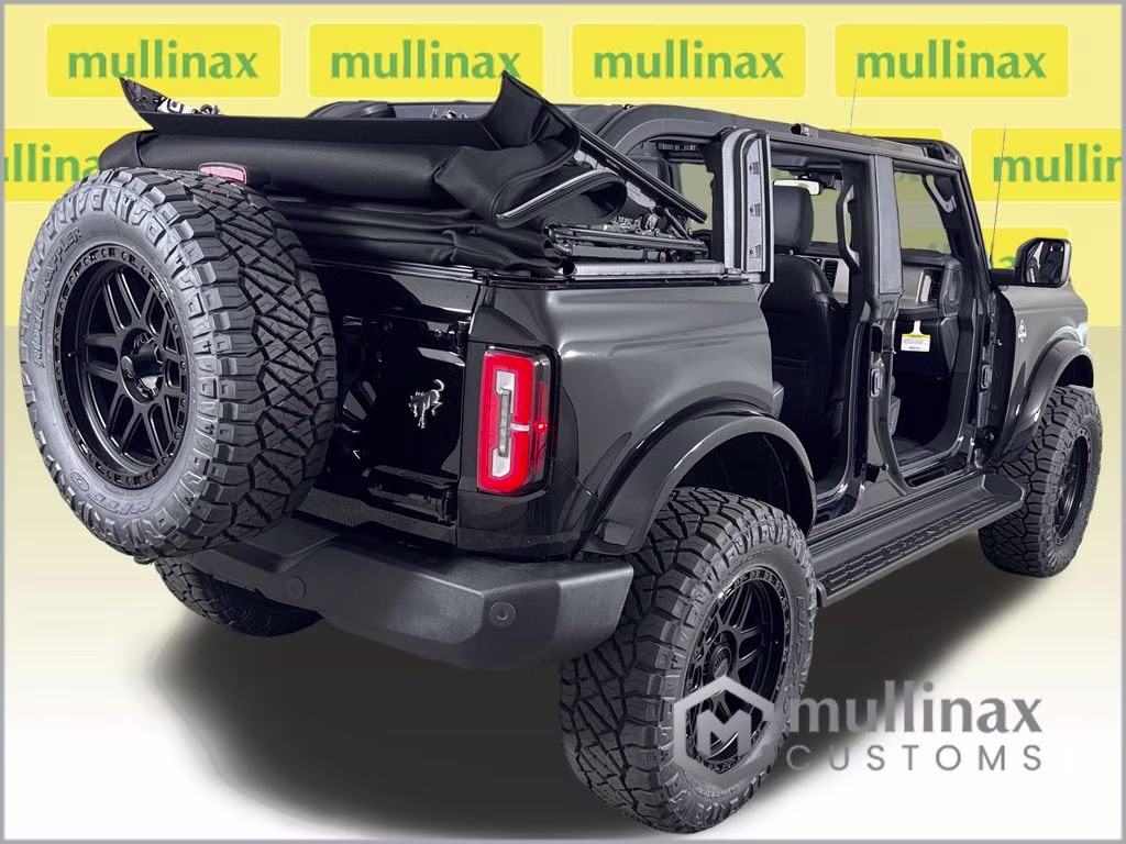 2026 Shadow Black Ford Bronco Outer Banks 4X4 SUV