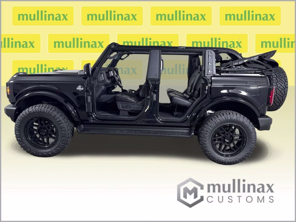 2026 Shadow Black Ford Bronco Outer Banks 4X4 SUV