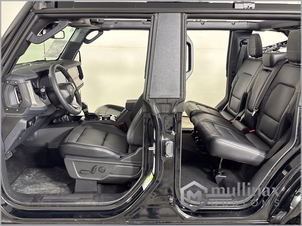 2026 Shadow Black Ford Bronco Outer Banks 4X4 SUV