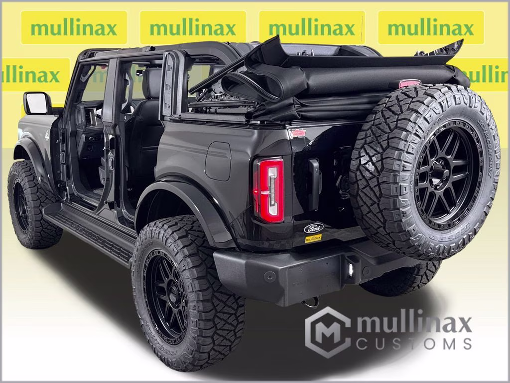 2026 Shadow Black Ford Bronco Outer Banks 4X4 SUV