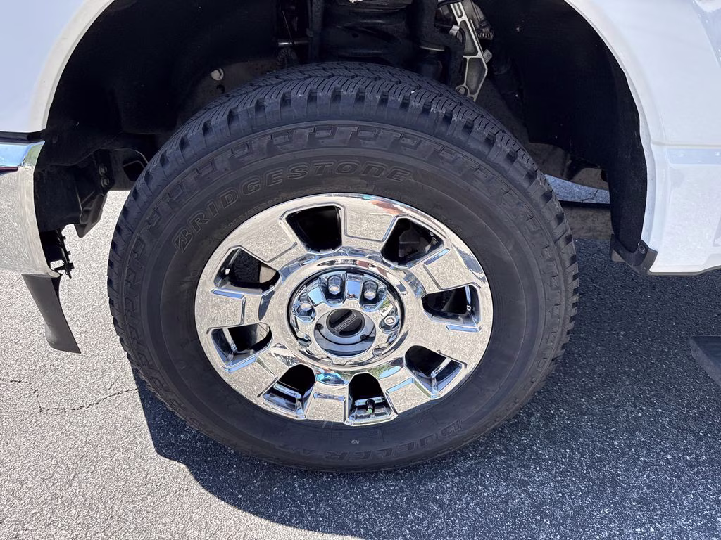 2024 Oxford White Ford Super Duty F-350 SRW Lariat 4X4 Truck