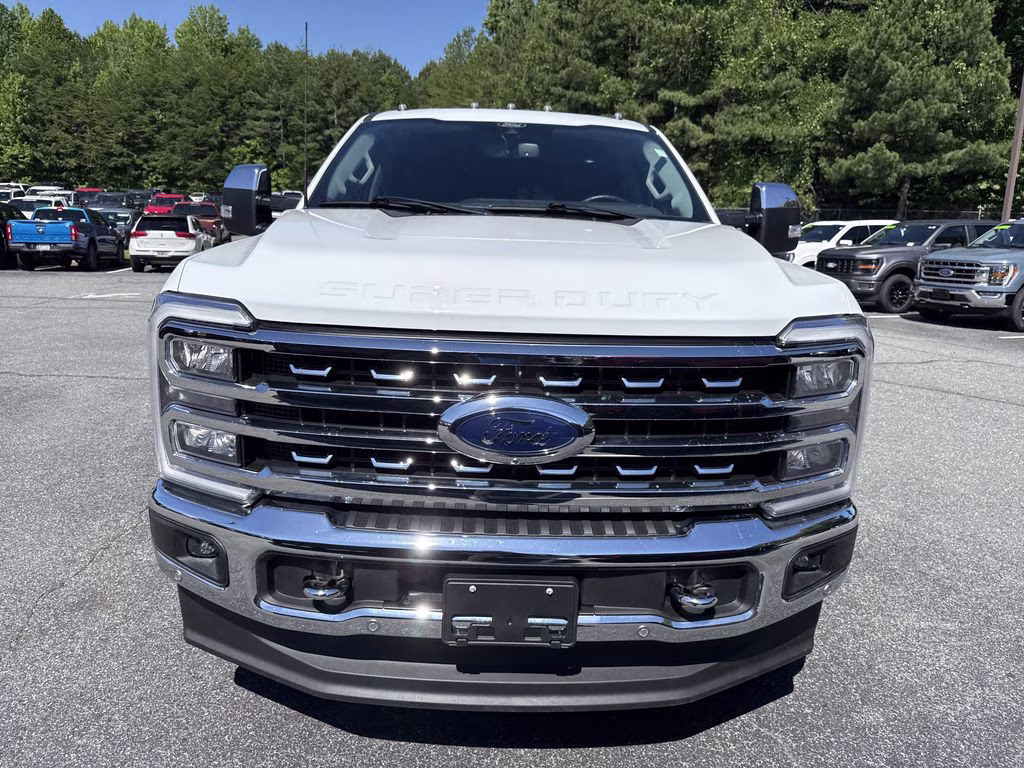 2024 Oxford White Ford Super Duty F-350 SRW Lariat 4X4 Truck