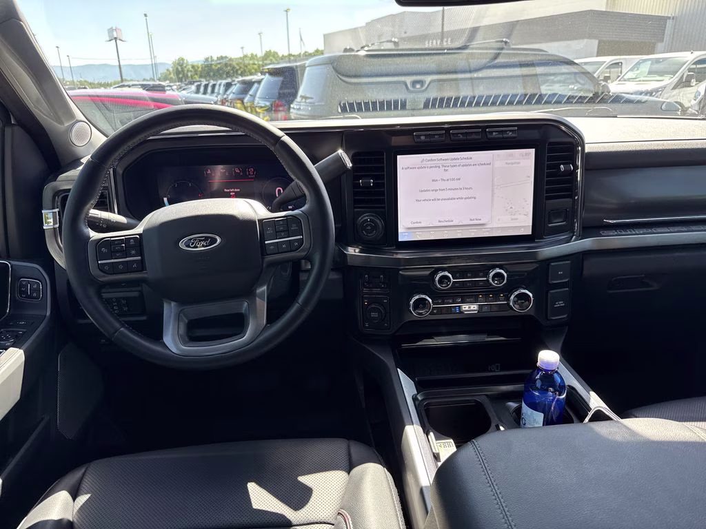 2024 Oxford White Ford Super Duty F-350 SRW Lariat 4X4 Truck