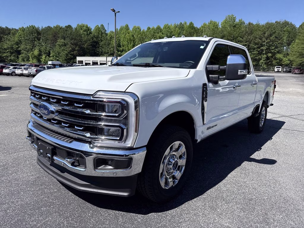 2024 Oxford White Ford Super Duty F-350 SRW Lariat 4X4 Truck