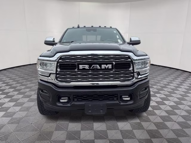 2022 Diamond Black Crystal Pearlcoat Ram 2500 Limited 4X4 Truck