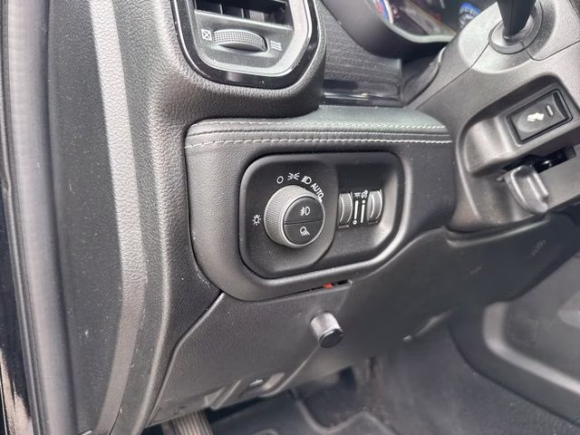 2022 Diamond Black Crystal Pearlcoat Ram 2500 Limited 4X4 Truck