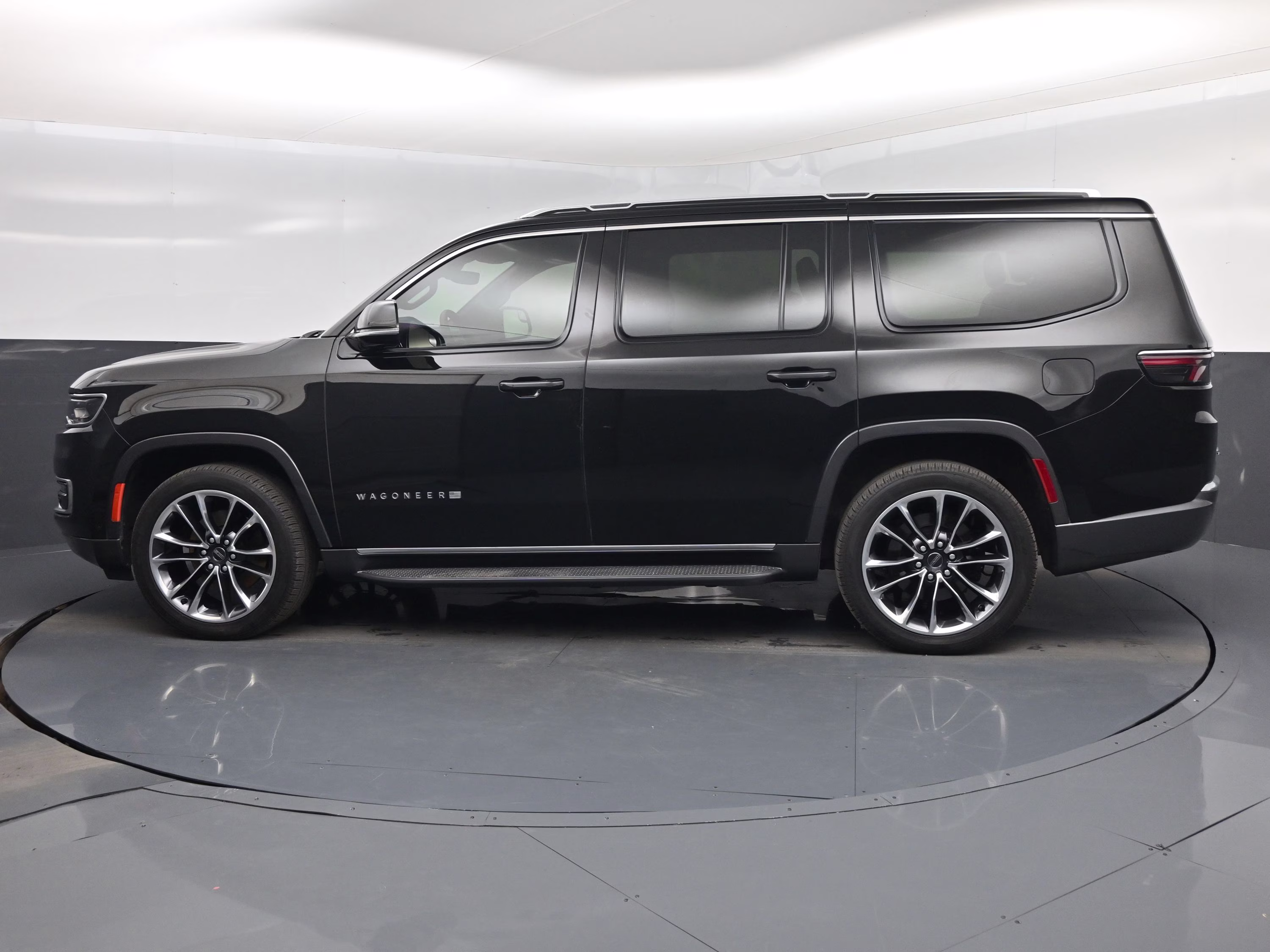 2022 Diamond Black Crystal Pearlcoat Jeep Wagoneer Series II 4X4 SUV