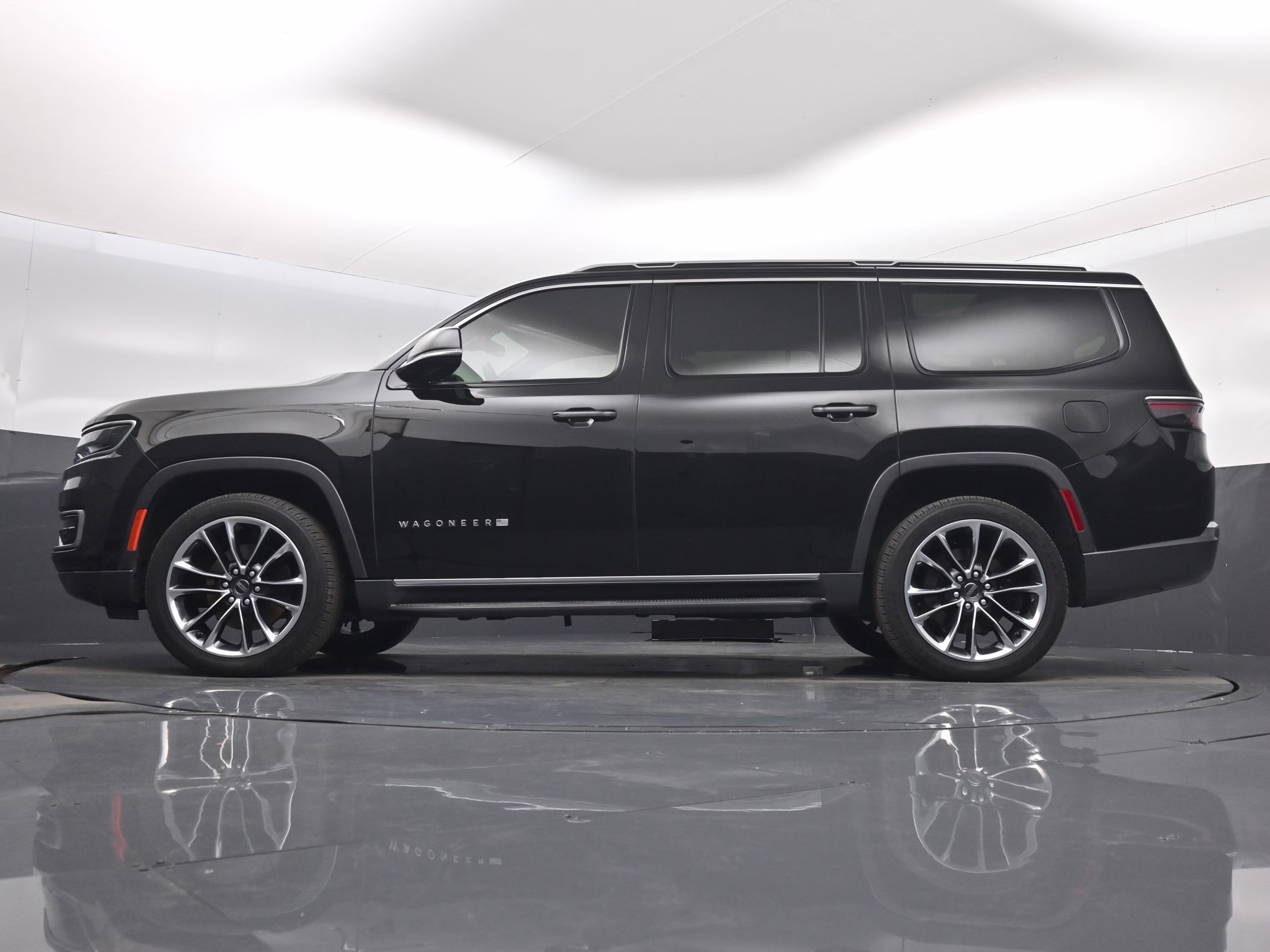 2022 Diamond Black Crystal Pearlcoat Jeep Wagoneer Series II 4X4 SUV