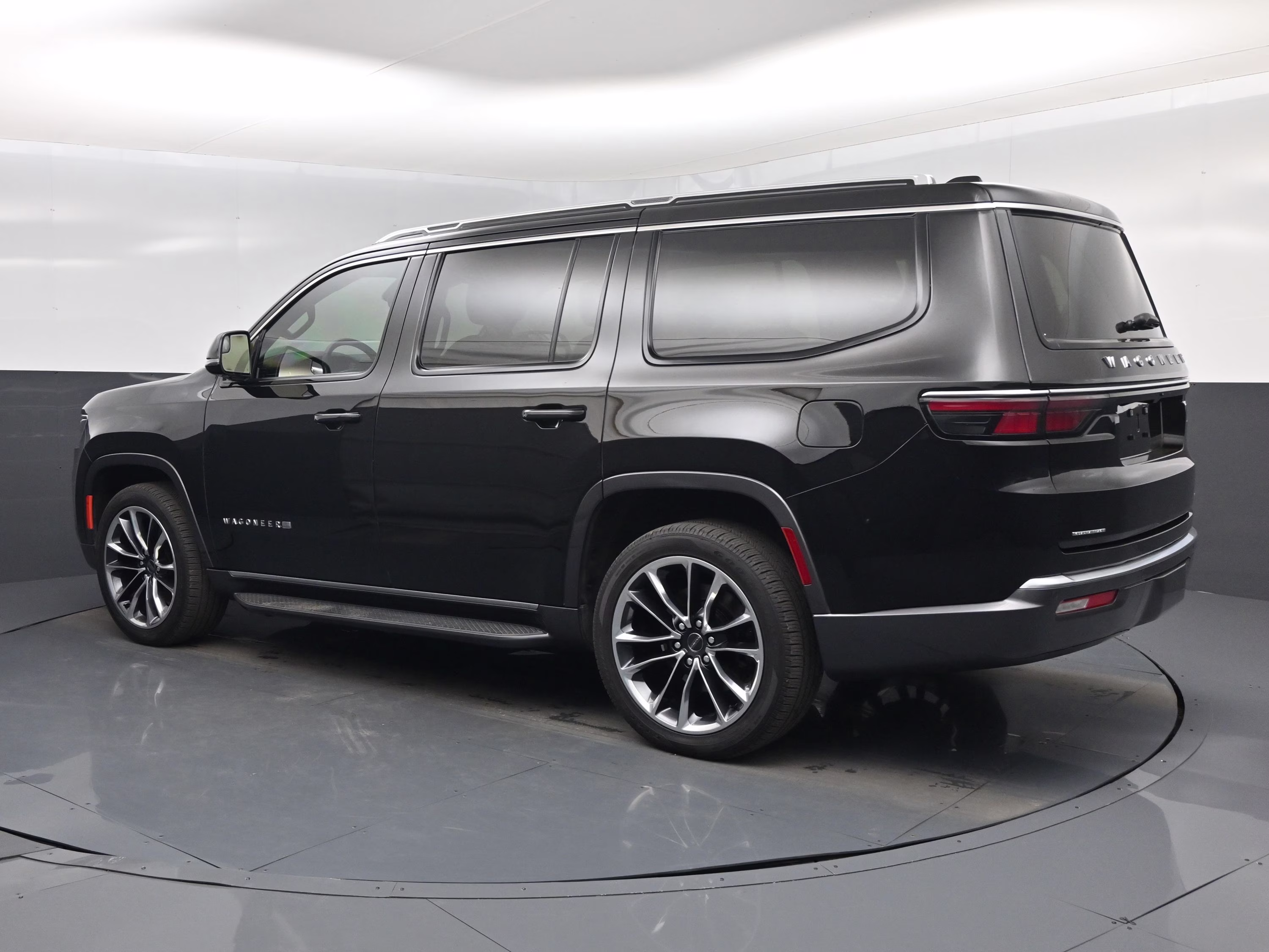 2022 Diamond Black Crystal Pearlcoat Jeep Wagoneer Series II 4X4 SUV