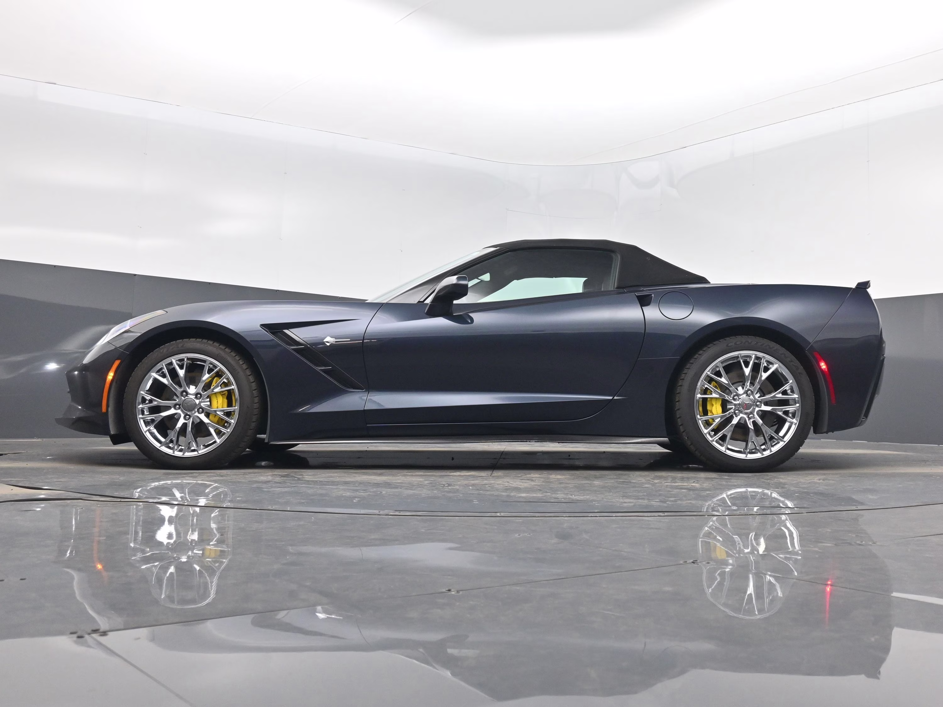 2014 Night Race Blue Metallic Chevrolet Corvette Stingray Base RWD Convertible