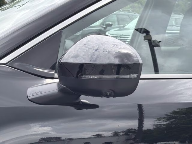 2026 Super Black Nissan Kicks SR FWD SUV