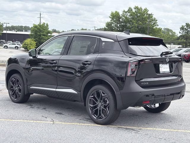 2026 Super Black Nissan Kicks SR FWD SUV