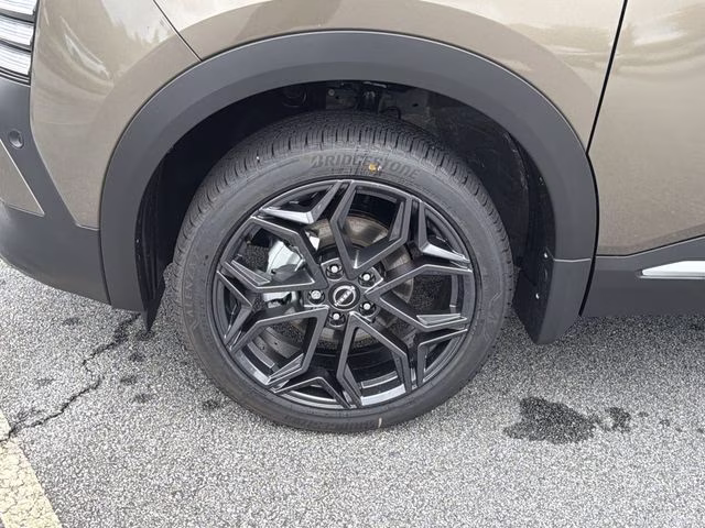 2026 Canyon Bronze Metallic Nissan Kicks SR FWD SUV