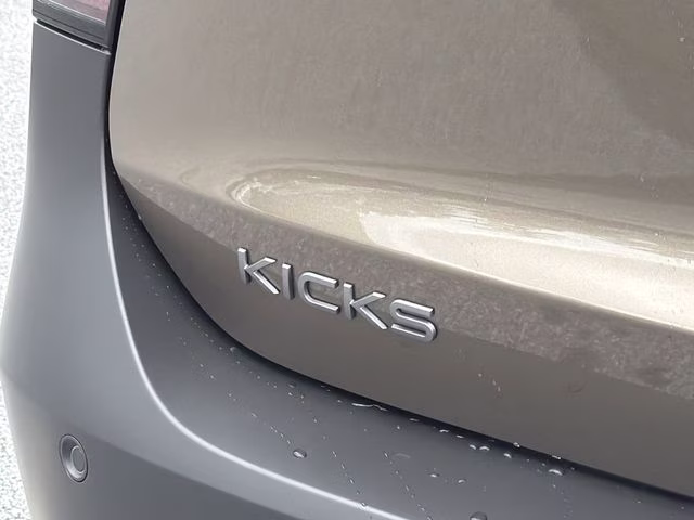 2026 Canyon Bronze Metallic Nissan Kicks SR FWD SUV
