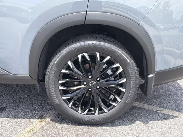 2026 Boulder Gray Pearl Nissan Rogue Dark Armor FWD SUV