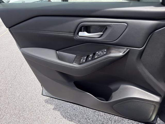 2026 Boulder Gray Pearl Nissan Rogue Dark Armor FWD SUV