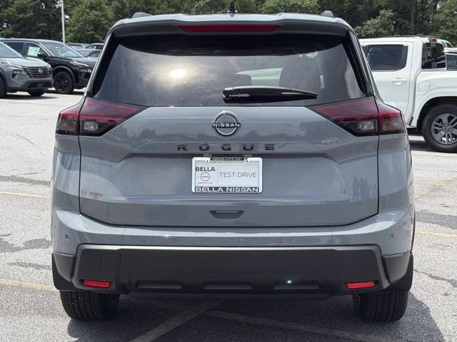 2026 Boulder Gray Pearl Nissan Rogue Dark Armor FWD SUV