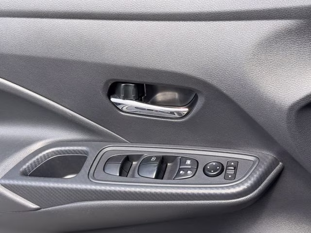 2024 Super Black Metallic Nissan Versa 1.6 SV FWD Sedan
