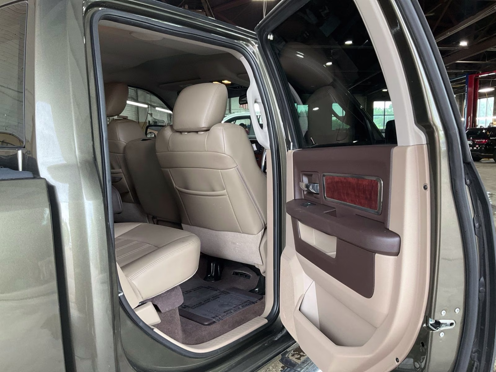2012 Sagebrush Pearlcoat Ram 2500 Laramie 4X4 Truck