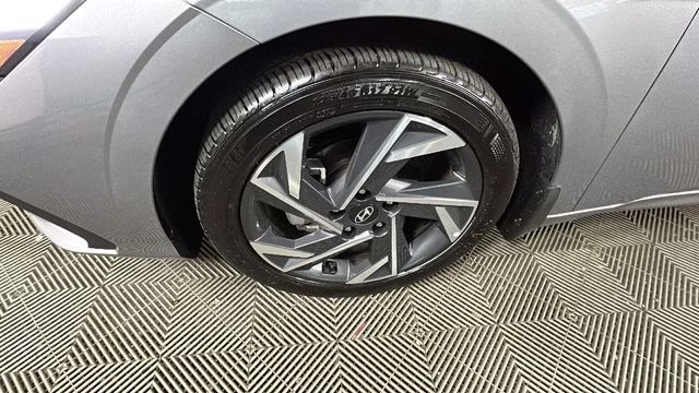 2025 Fluid Metal Hyundai Elantra SEL Sport FWD Sedan