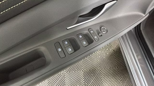 2025 Fluid Metal Hyundai Elantra SEL Sport FWD Sedan