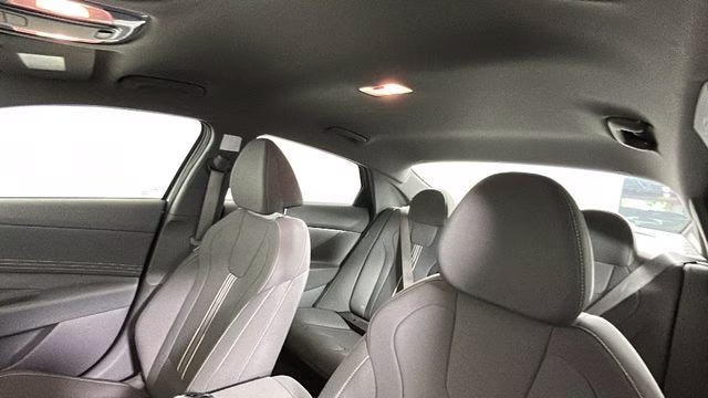2025 Fluid Metal Hyundai Elantra SEL Sport FWD Sedan
