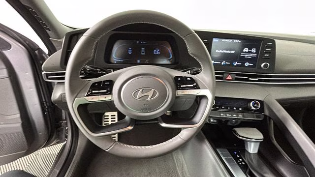 2025 Fluid Metal Hyundai Elantra SEL Sport FWD Sedan