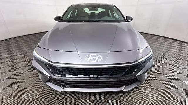 2025 Fluid Metal Hyundai Elantra SEL Sport FWD Sedan