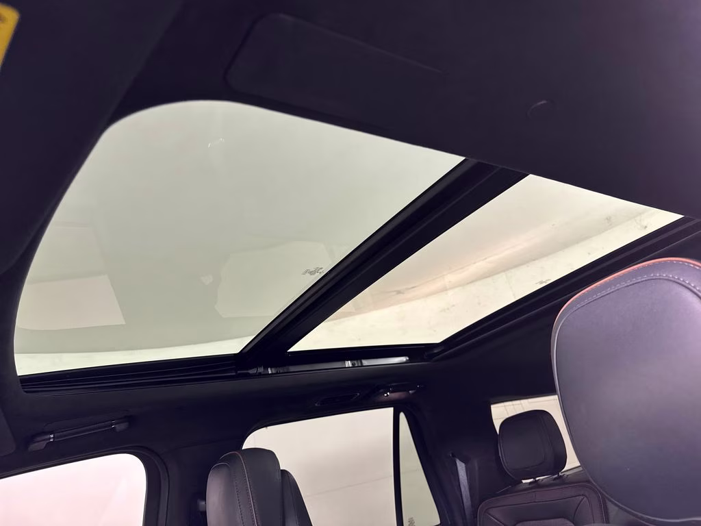 2022 Infinite Black Metallic Clearcoat Lincoln Navigator L Black Label 4X4 SUV