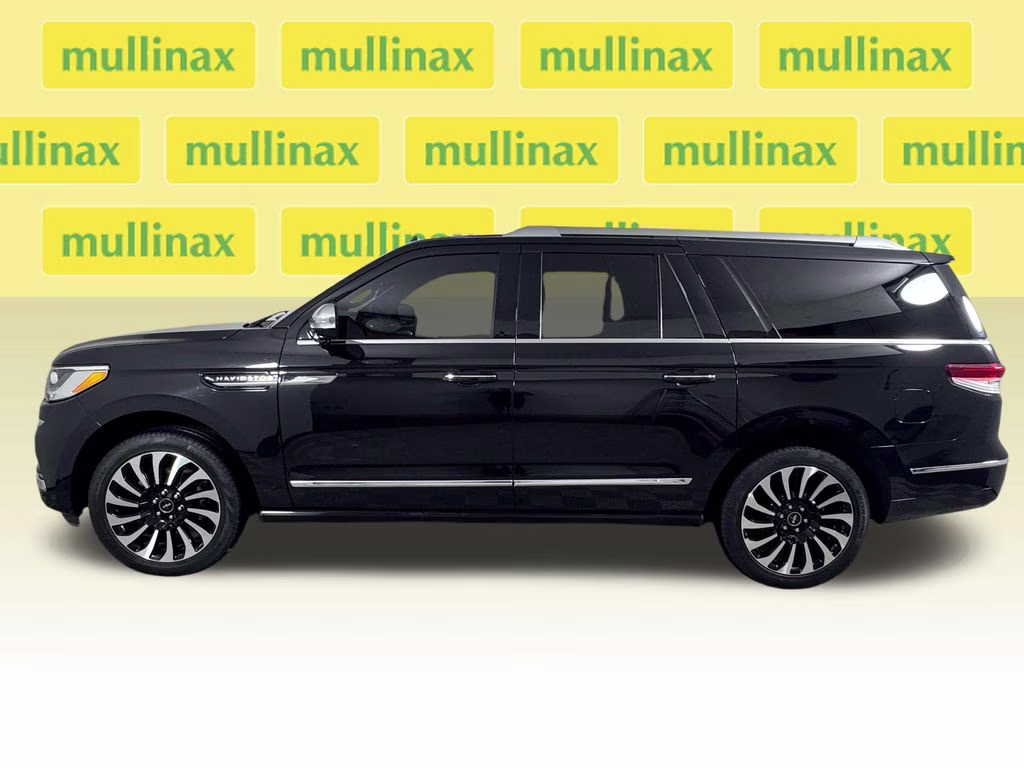 2022 Infinite Black Metallic Clearcoat Lincoln Navigator L Black Label 4X4 SUV