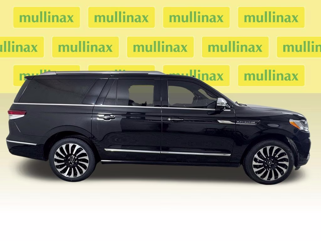 2022 Infinite Black Metallic Clearcoat Lincoln Navigator L Black Label 4X4 SUV