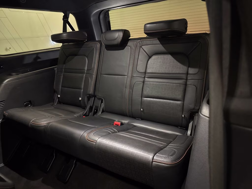 2022 Infinite Black Metallic Clearcoat Lincoln Navigator L Black Label 4X4 SUV