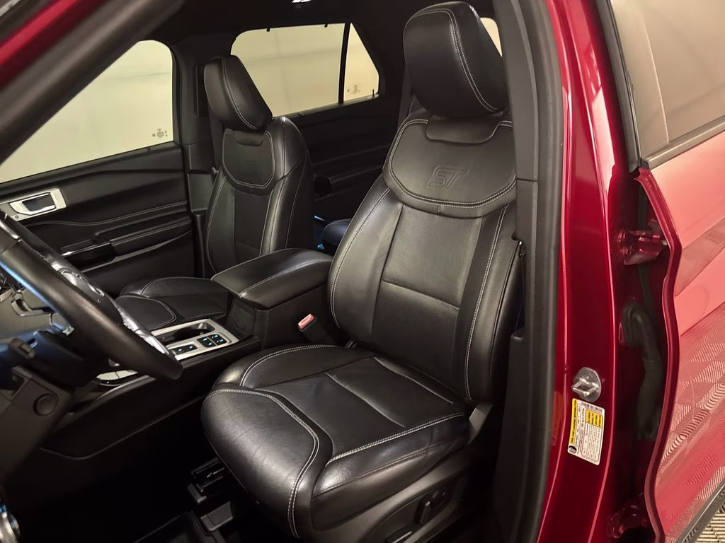 2022 Rapid Red Metallic Tinted Clearcoat Ford Explorer ST RWD SUV