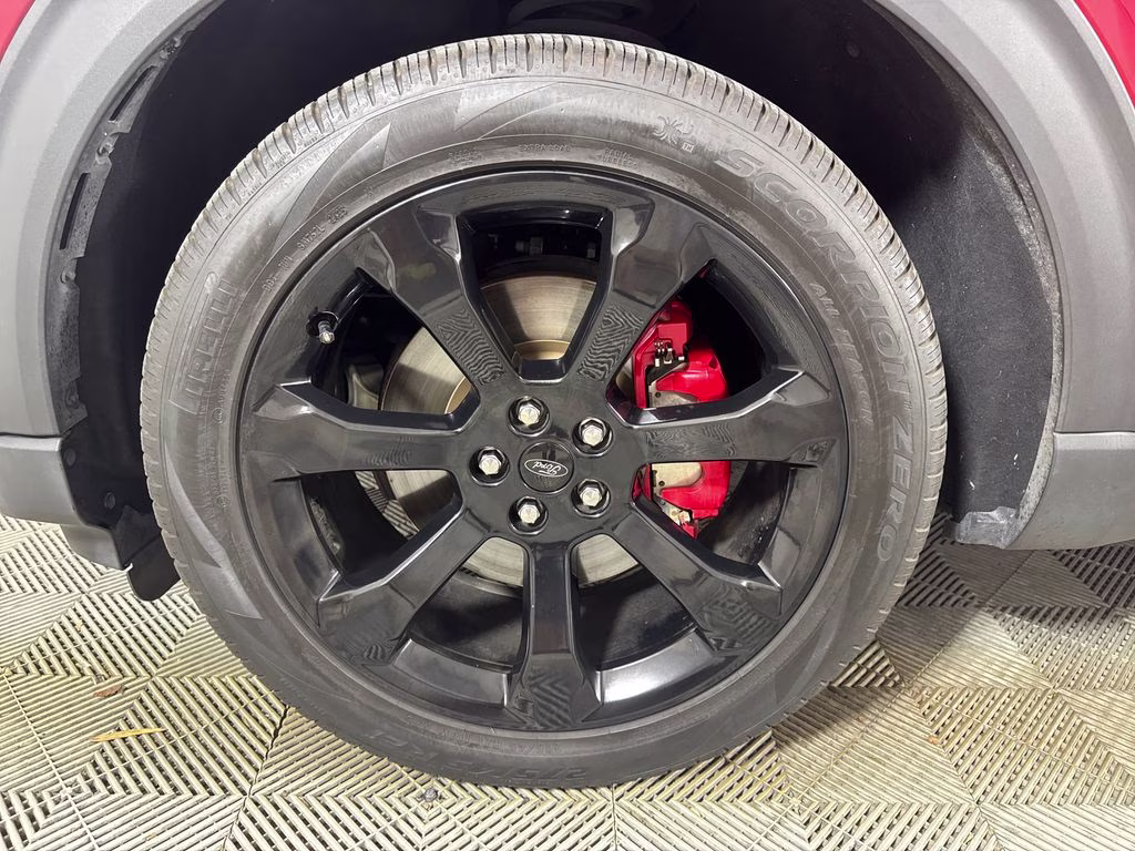2022 Rapid Red Metallic Tinted Clearcoat Ford Explorer ST RWD SUV