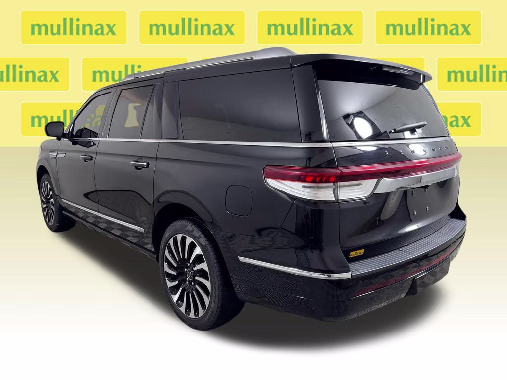 2022 Infinite Black Metallic Clearcoat Lincoln Navigator L Black Label 4X4 SUV